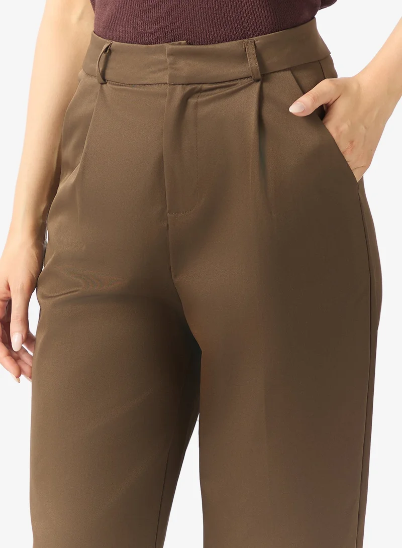 ايلا بنطلون بقصة مستقيمة